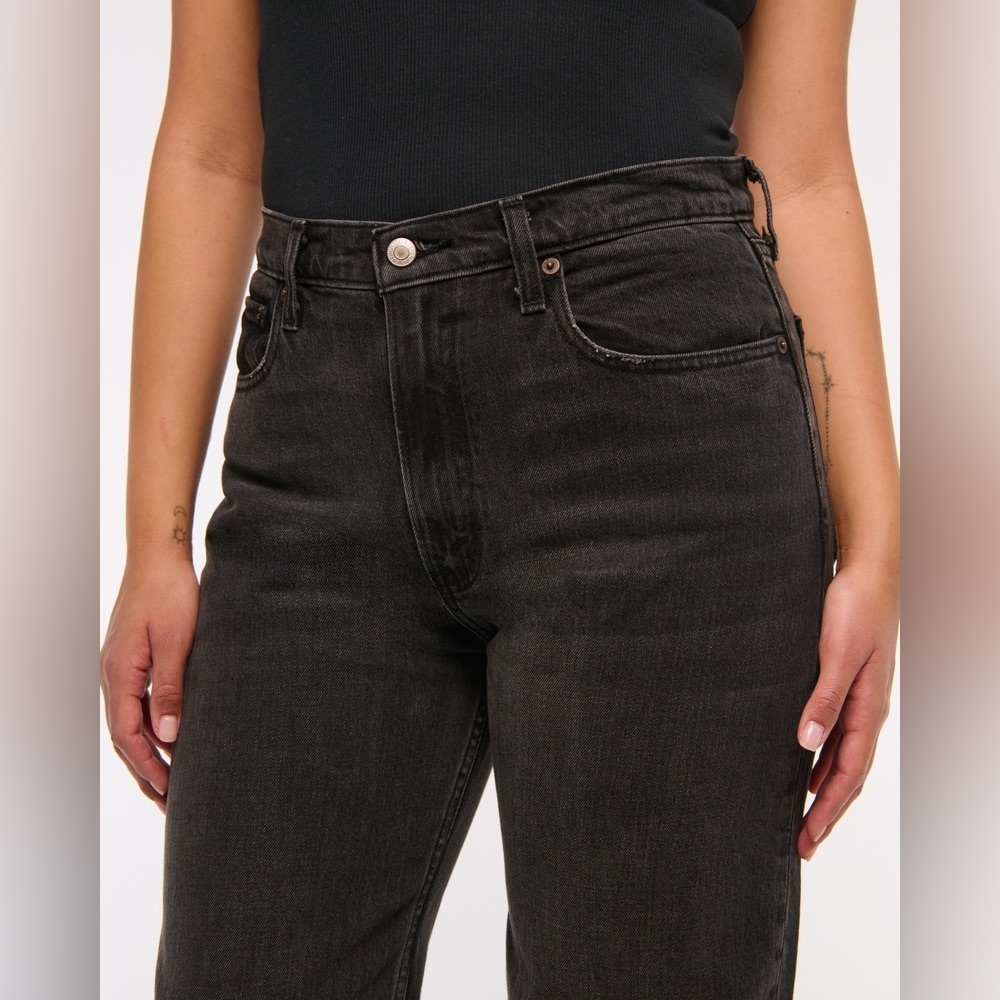 Abercrombie & Fitch High Rise 90’s Relaxed Jean Size 27 Short - Picture 6 of 16